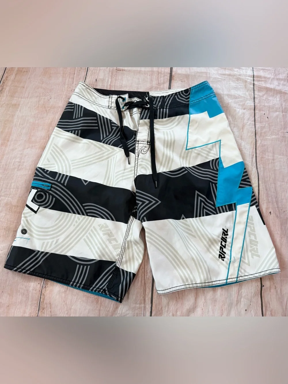 Vintage Y2K RipCurl White Black Blue Lighting Bolt Board Shorts. Size 31